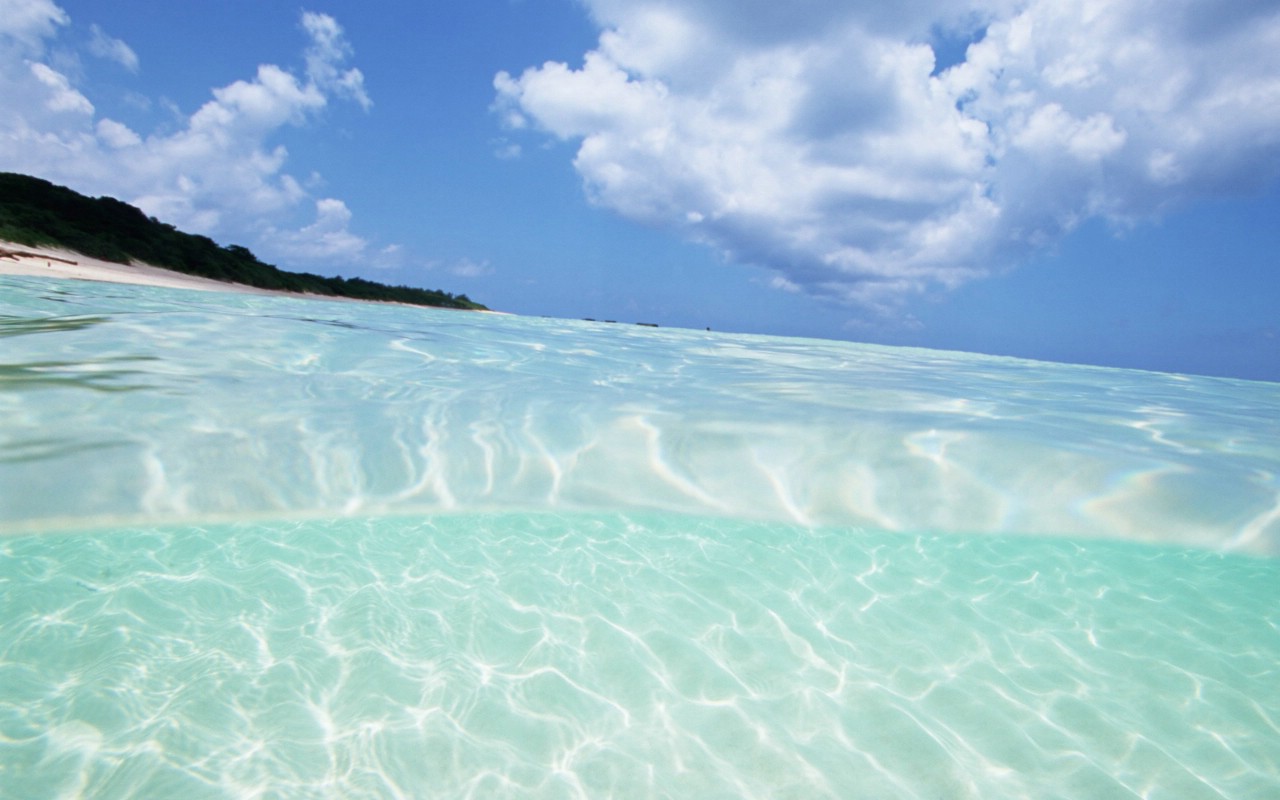 壁纸1280×800夏日冲绳 冲绳岛图片 透明的水和蓝天壁纸冲绳岛的碧海蓝天壁纸图片 风景壁纸 风景图片素材 桌面壁纸